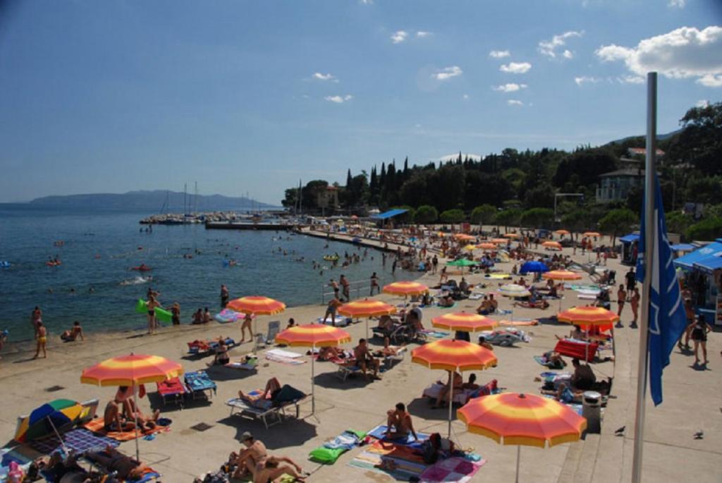Apartments Zlatko Ičići Εξωτερικό φωτογραφία