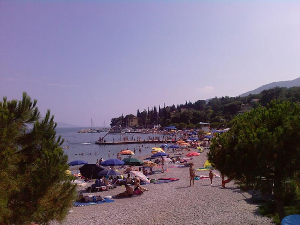 Apartments Zlatko Ičići Εξωτερικό φωτογραφία